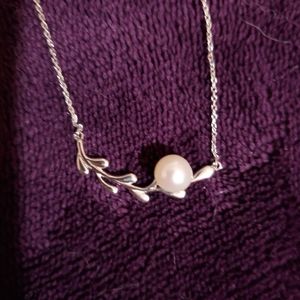 Vantel Laurel necklace